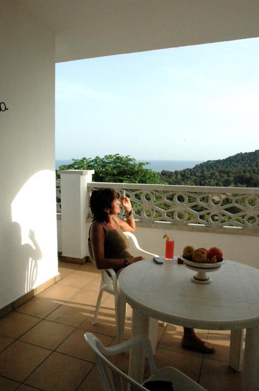 Apartamentos Famara Lloret de Mar Rum bild