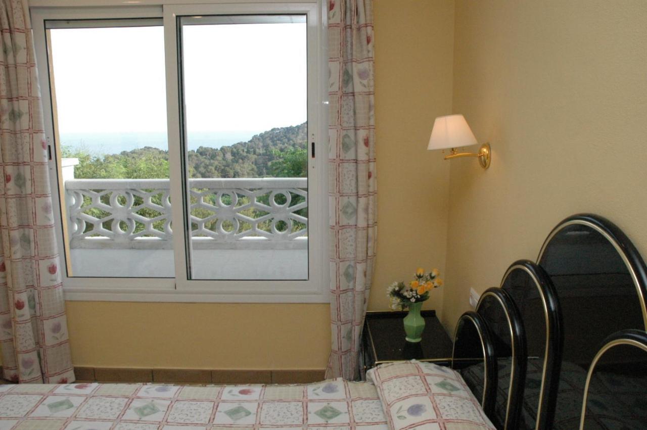 Apartamentos Famara Lloret de Mar Rum bild